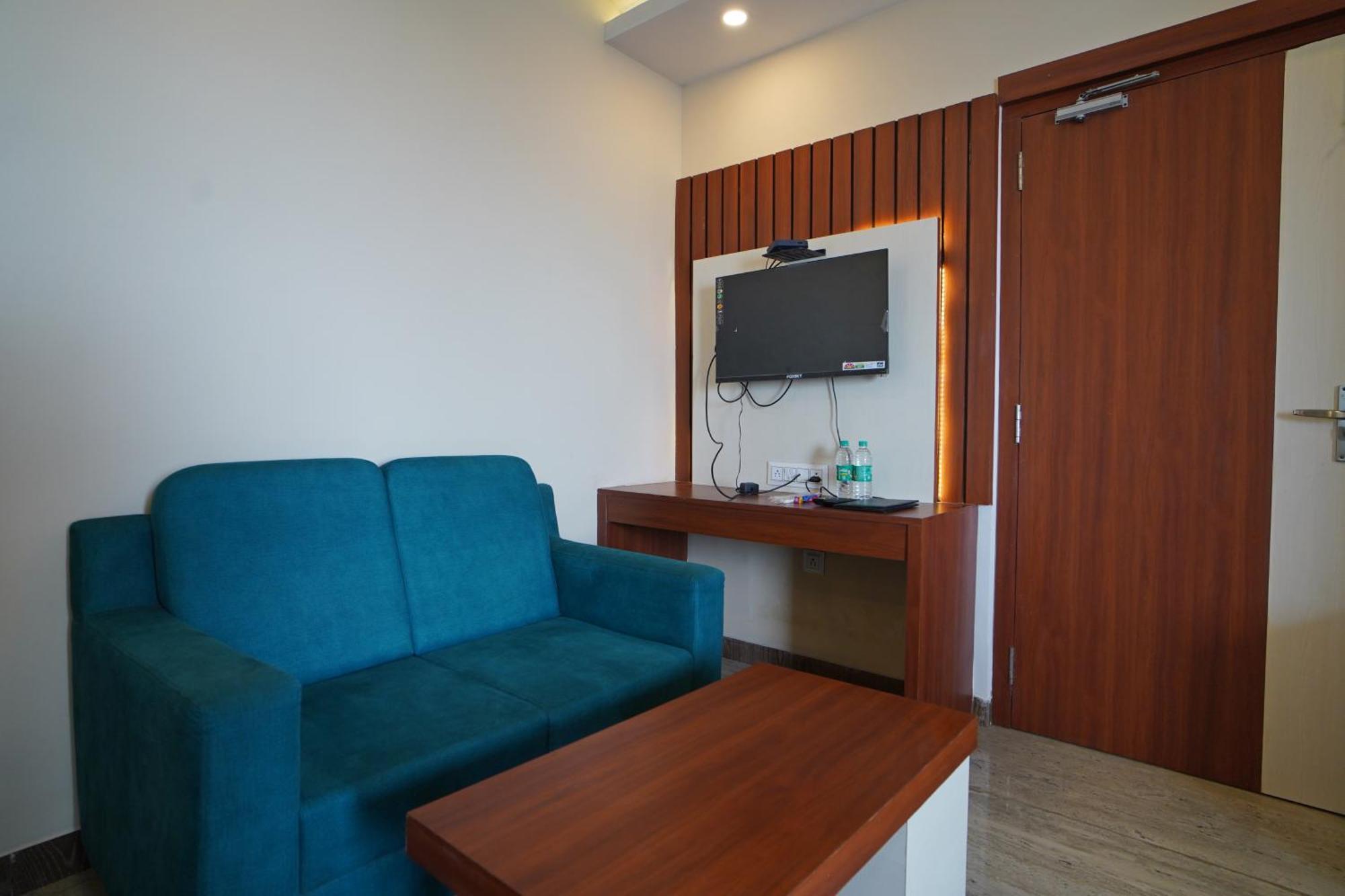 Royal Sea View !! Beach Front With Free Wifi !! Дигха Екстериор снимка