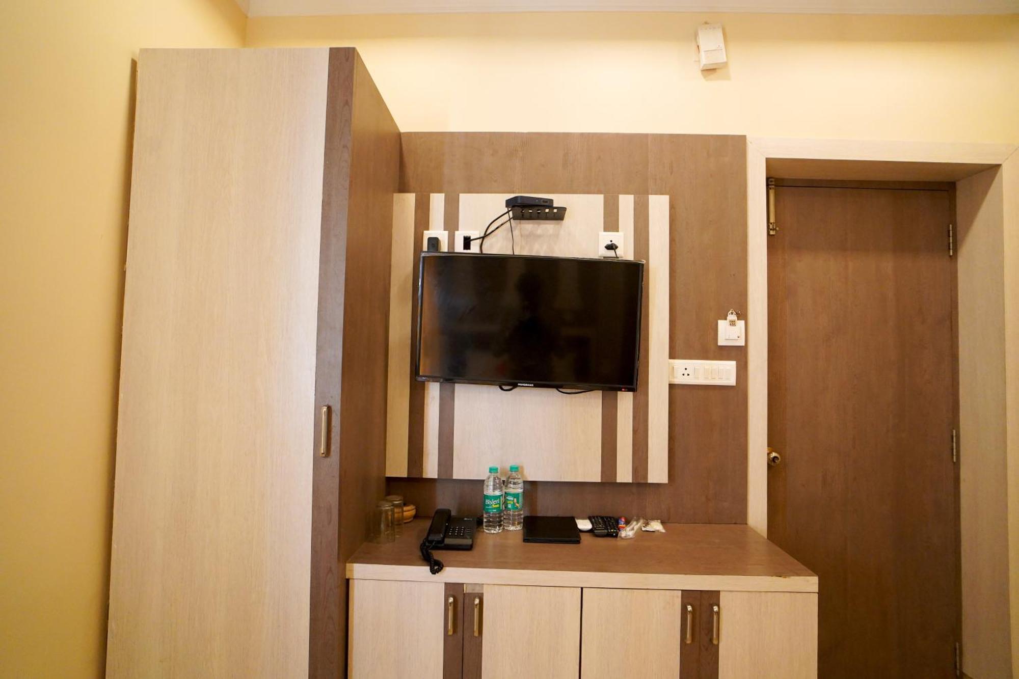 Royal Sea View !! Beach Front With Free Wifi !! Дигха Екстериор снимка