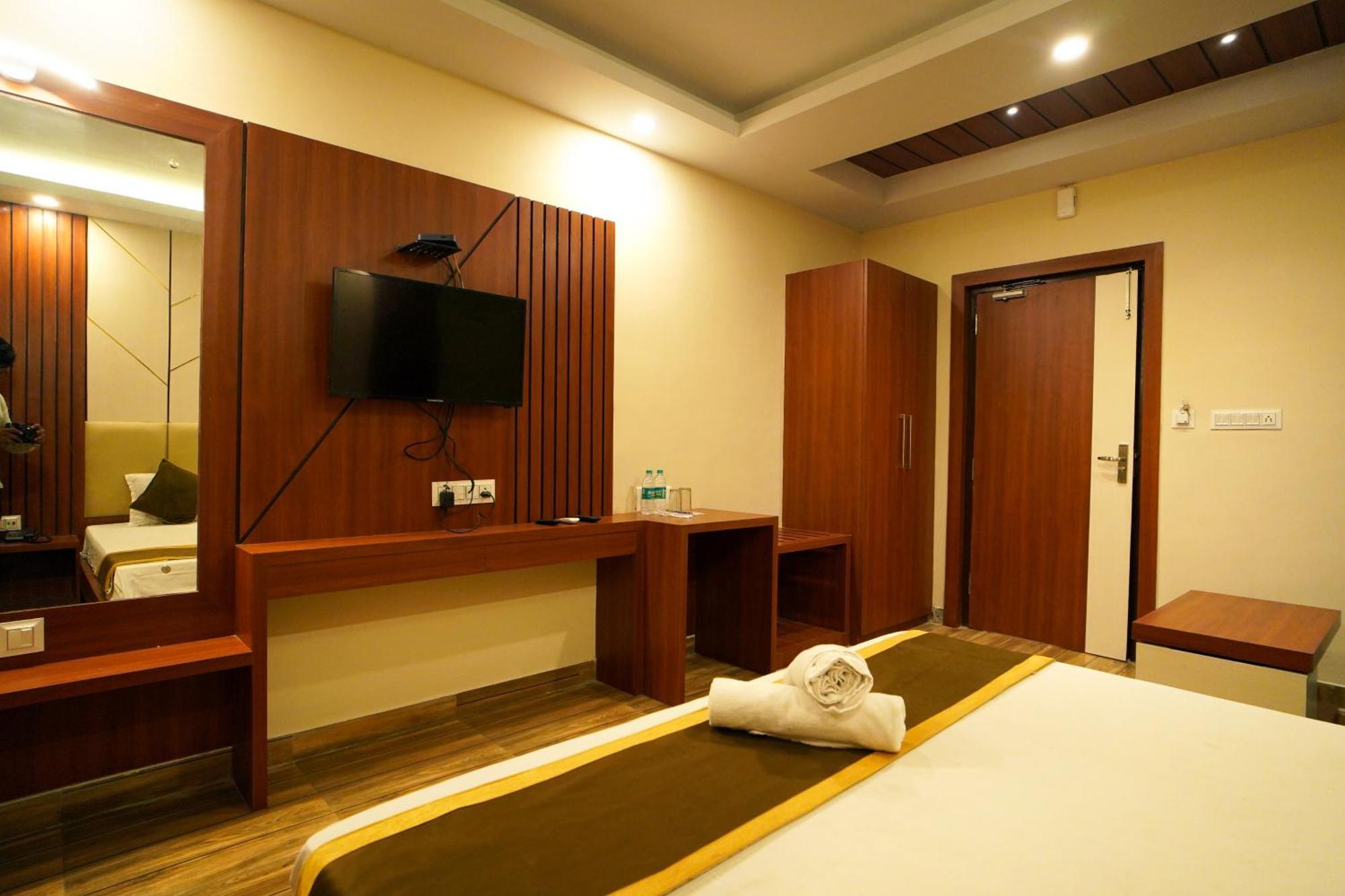 Royal Sea View !! Beach Front With Free Wifi !! Дигха Екстериор снимка
